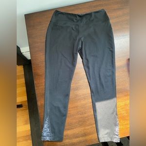 Vineyard Vines Performance Workout Leggings